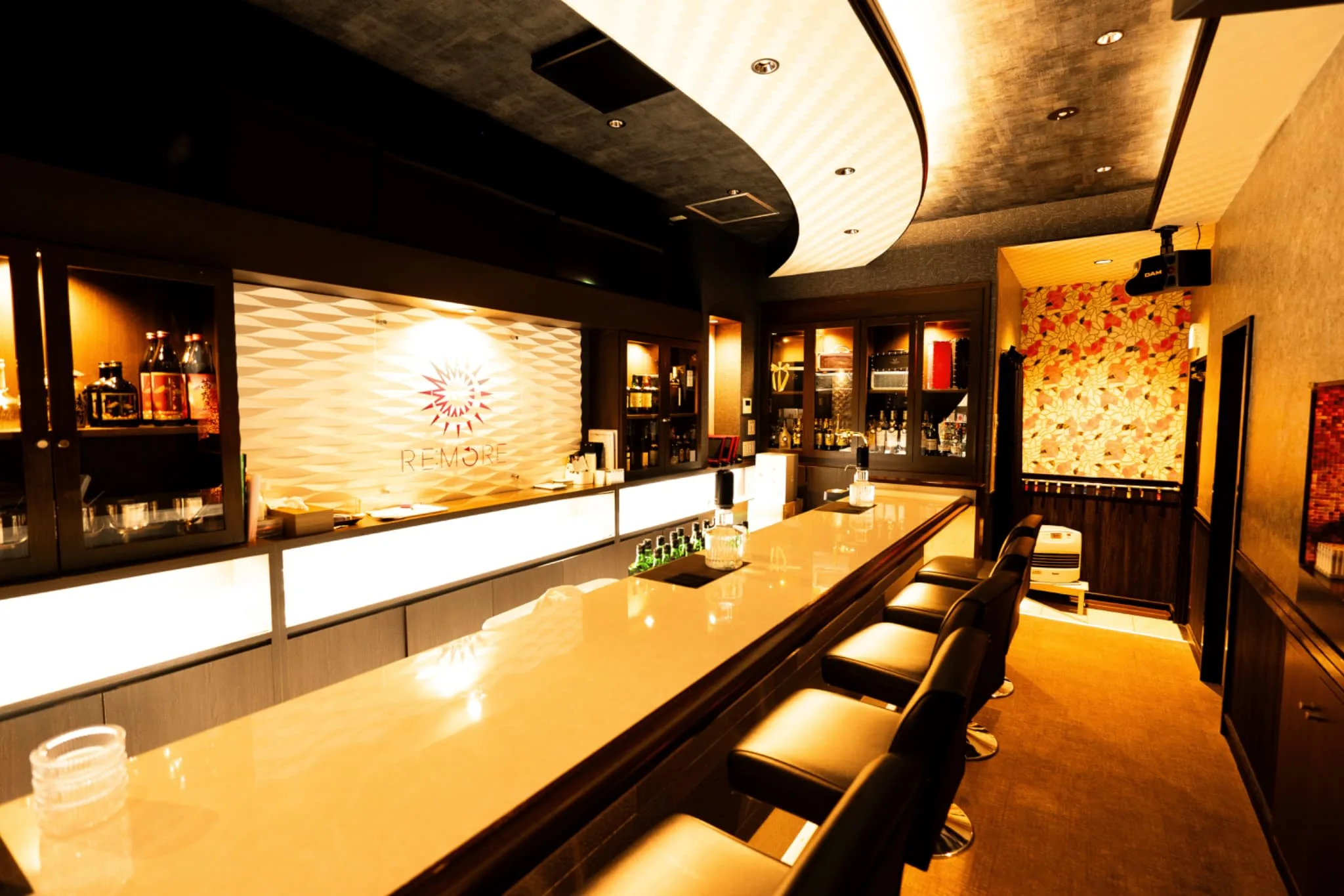 RE:MORE リモア 店内画像